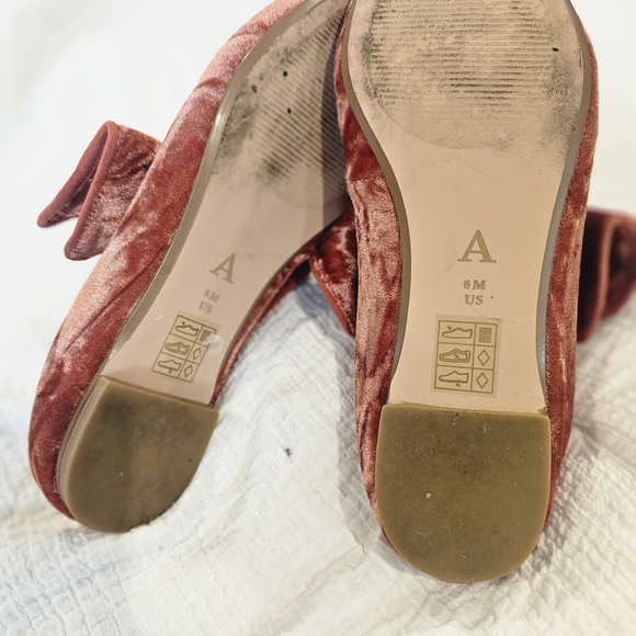 Anthropologie Velvet Bow Mules in Rust - Picture 5 of 7